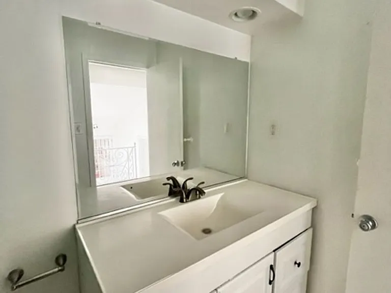 912 Hoyt St — Photo 20