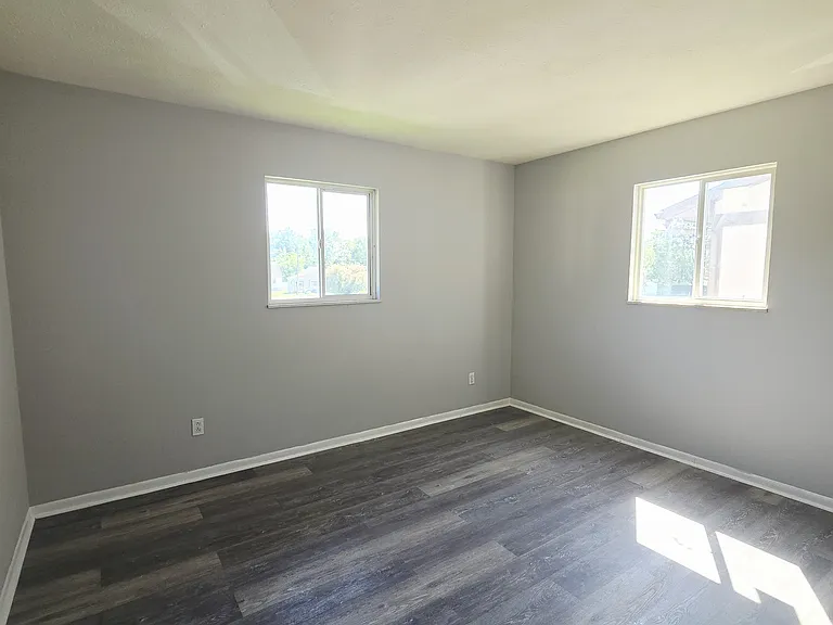 828 Whitethorne Ave #C — Photo 2