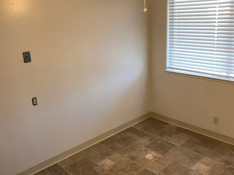 1577 Brookvale Dr — Photo 6