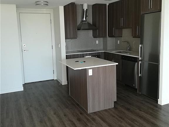 4th image of 2093 Fairview St #307