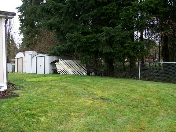 5th image of 12717 223rd Ave E