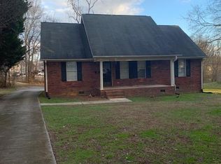 1105 Woodhaven Dr, Mount Holly, NC 28120