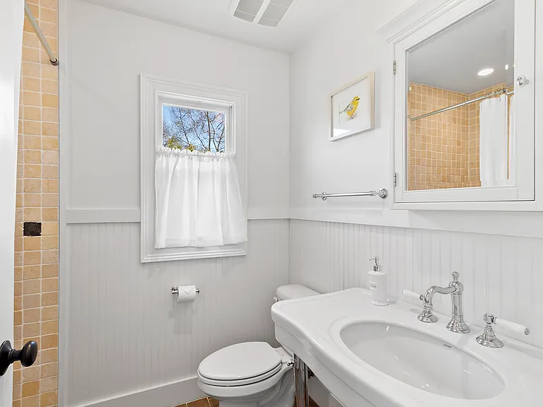 153 Accabonac Rd — Photo 8