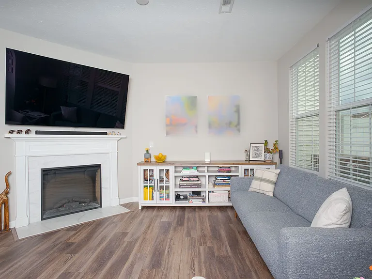 810 Three Dipper Ln #3 — Photo 2