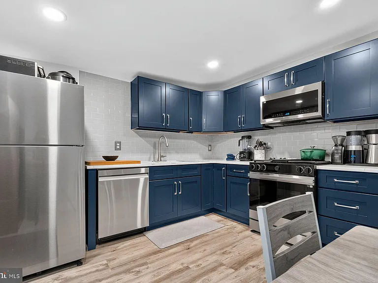 1611 Clarkson St — Photo 12