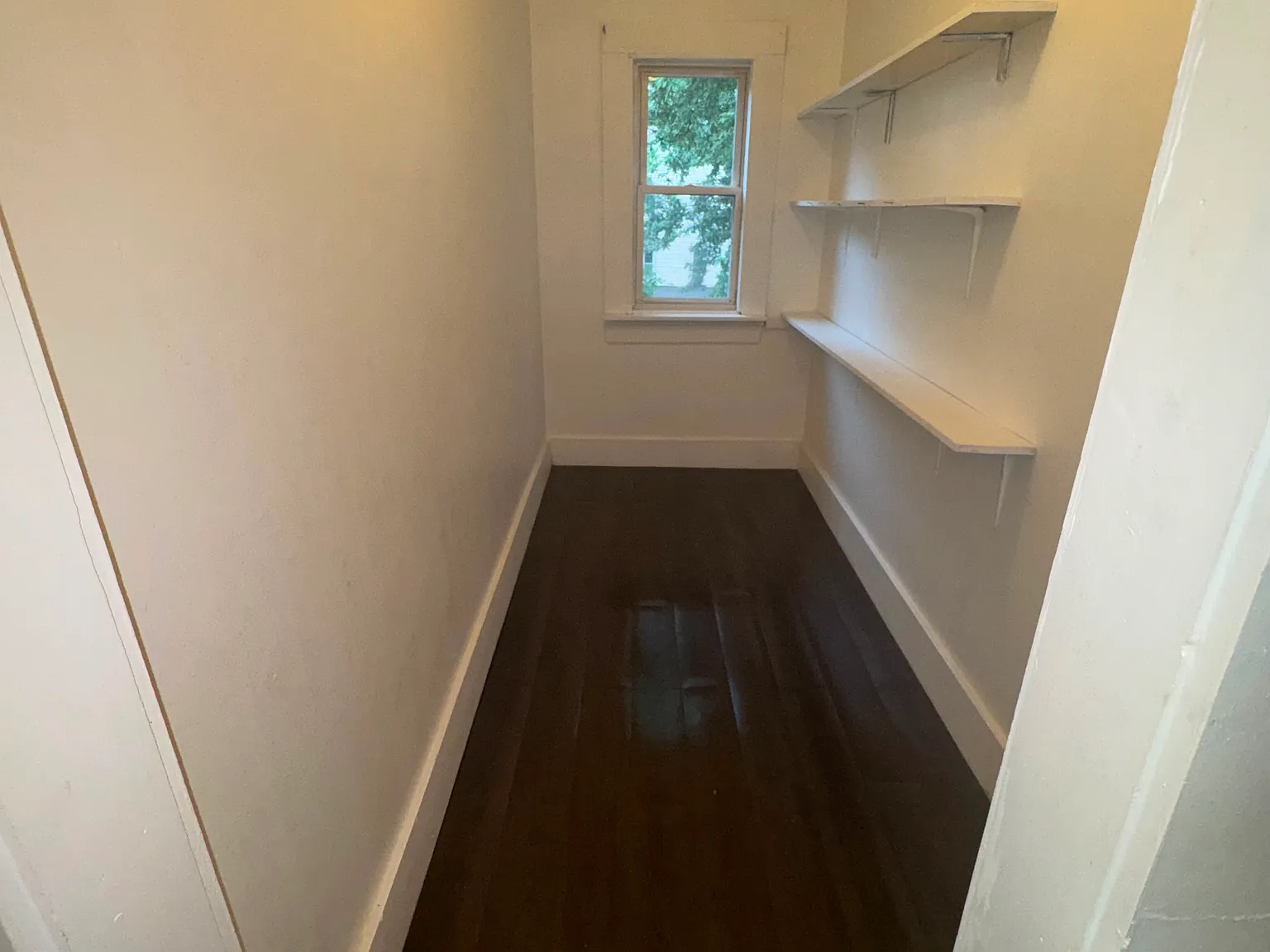 3 bed, 4548 sqft, $1,900 — Photo 3