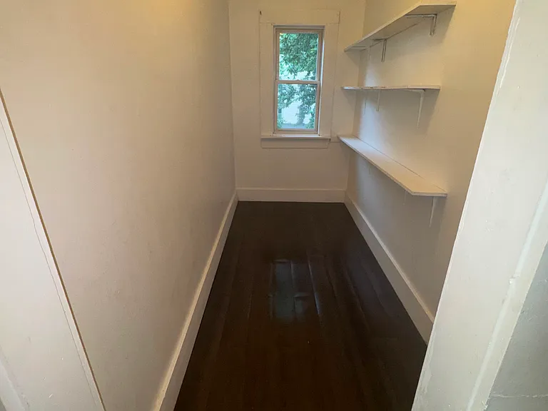 16-18 Alderman St #3 — Photo 2
