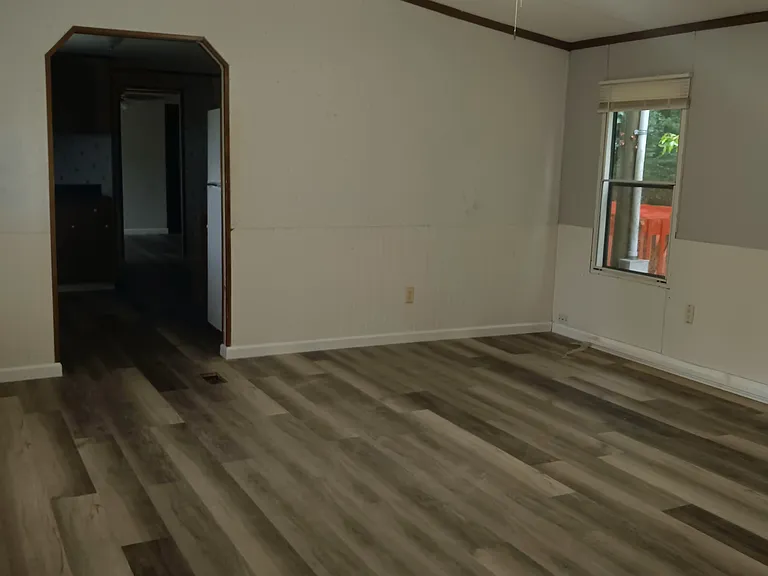 2615 Cedar Ridge Rd #MOBILE HOME — Photo 2