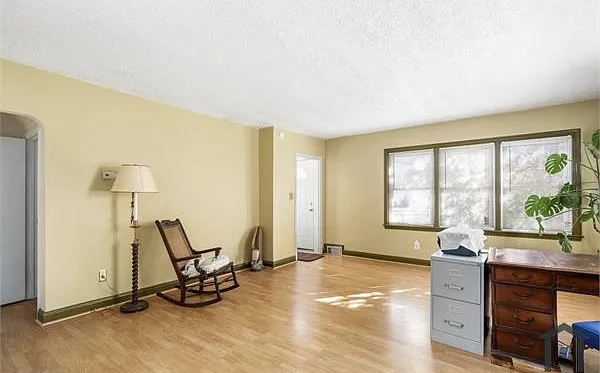4 bed, 1580 sqft, $3,300 — Photo 3
