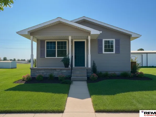 345 Walnut St, Hallam, NE 68368