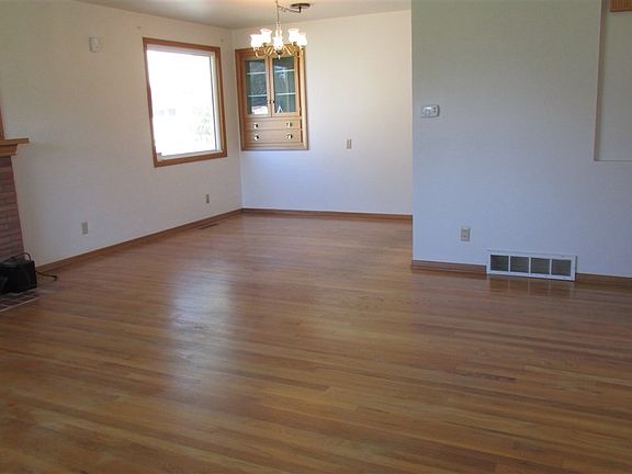 2nd image of 4004 W Heroy Ave