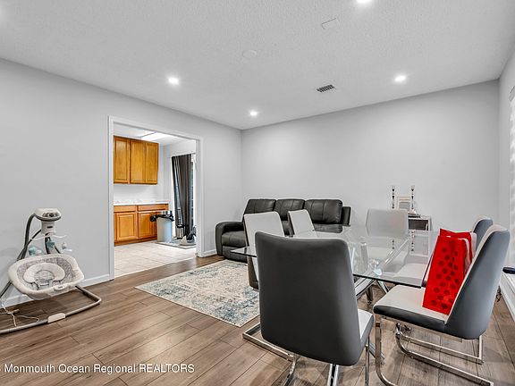 5th image of 100 Stratford Place #1000