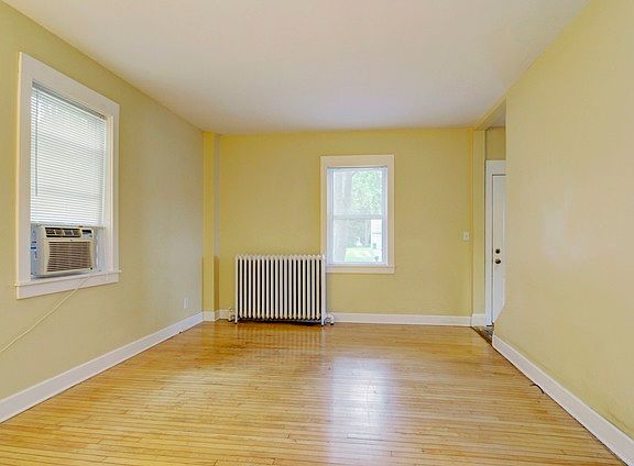 3rd image of 27W285 Sunnyside Ave