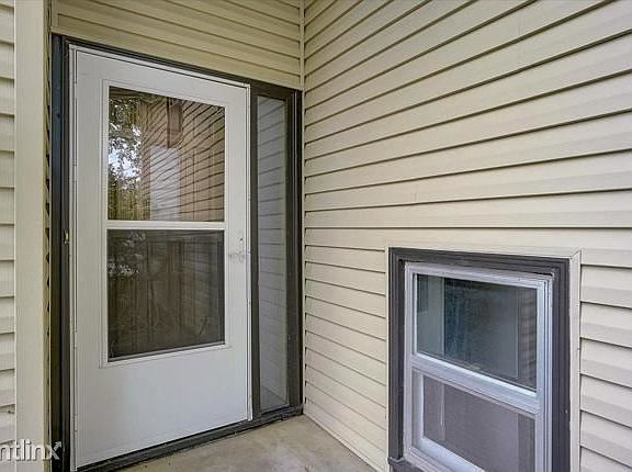 5th image of 2609R Highland Dr