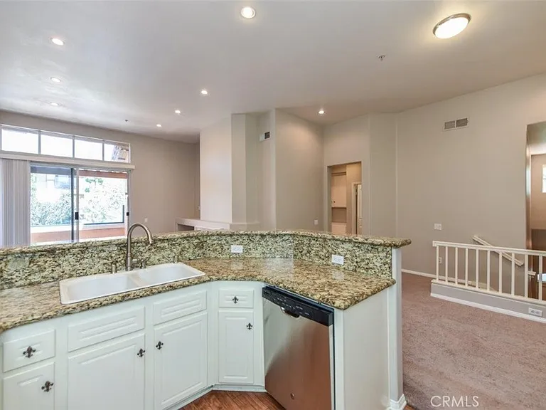 708 Solvay Aisle — Photo 10