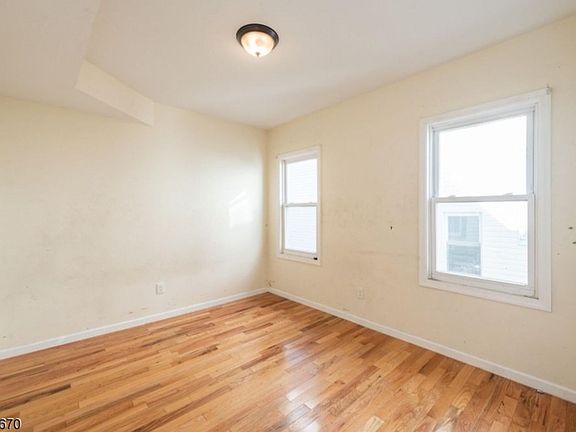 3rd image of 34-36 Cedar Ave