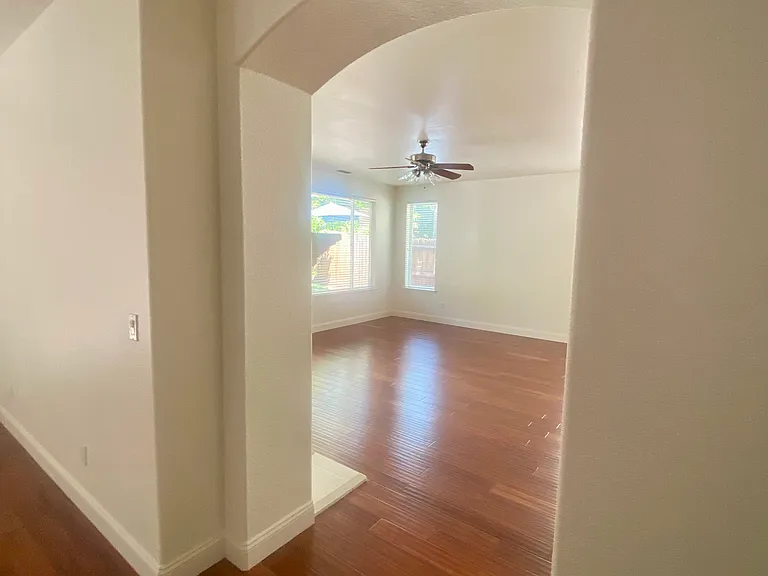 3073 Mammoth Way — Photo 10