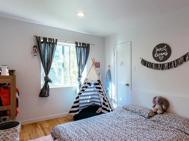 1382 E Emerson Ave — Photo 17