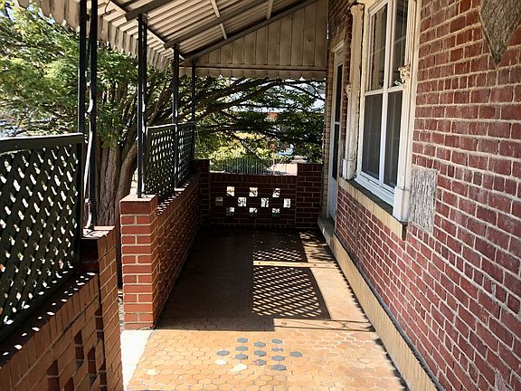 5th image of 231 Manorhaven Blvd