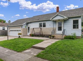 309 W Maple St, Houston, MN 55943