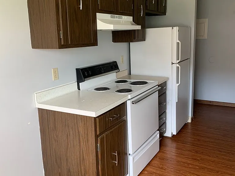 Royal Tudor Apartments — Photo 11