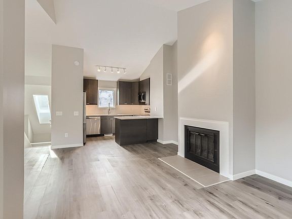 4th image of 1318 Boardwalk Pl