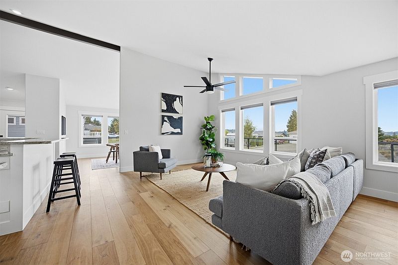 5th image of 8153 Comox Road