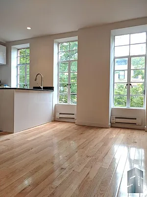 Rented by Skyline Group Real Estate | media 18