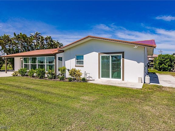 4th image of 2201 Sanibel Blvd