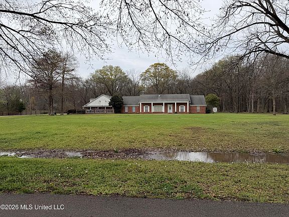 2nd image of 2110 Carol St