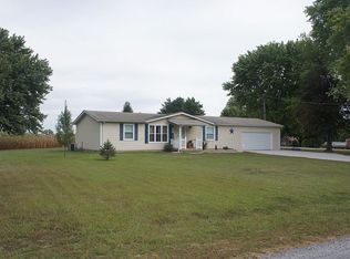 21919 Elliott Dr, Carlyle, IL 62231