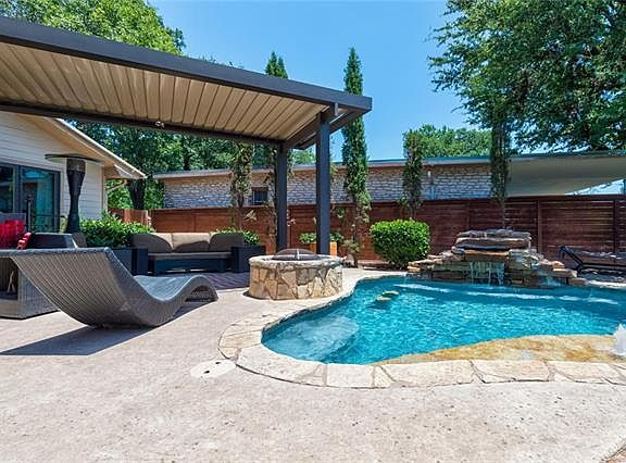 2nd image of 8515 Grandview Dr