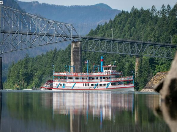 951 Spelling Pl, Cascade Locks, OR 97014