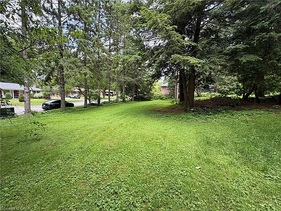 2nd image of 154 McCall Cres