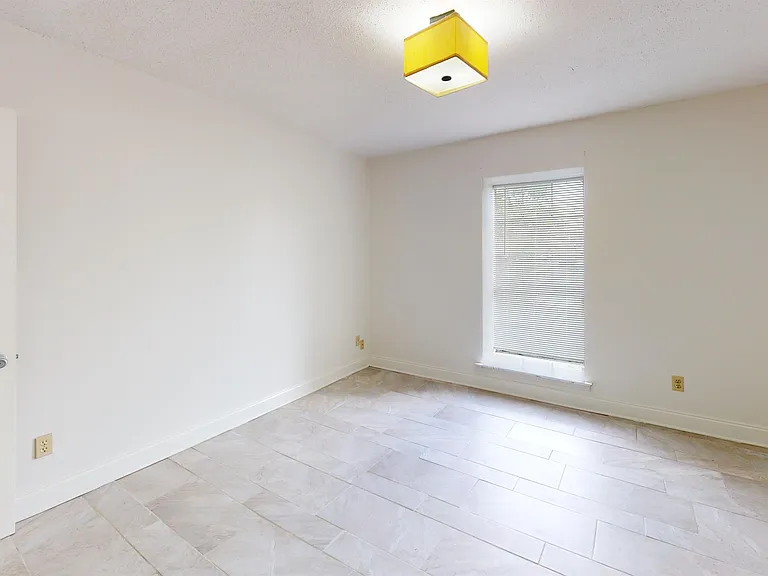 827 S Perry St #12 — Photo 11