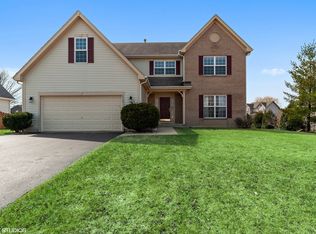 1319 Amberwood Dr, Crystal Lake, IL 60014