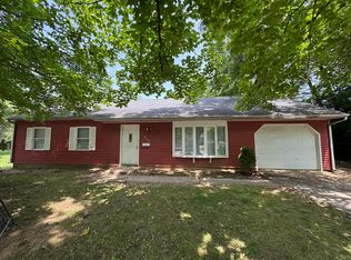 805 Southmoor Dr, Danville, IL 61832