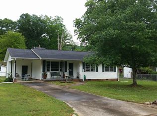306 Garden Ave SE, Lindale, GA 30147