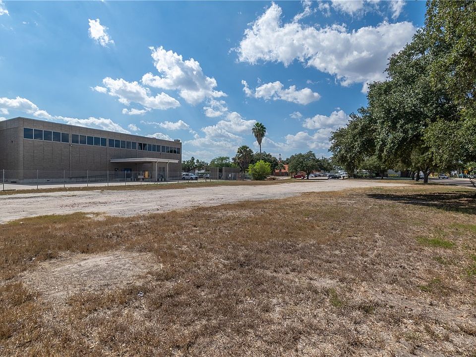 2nd image of 0 E 3rd St