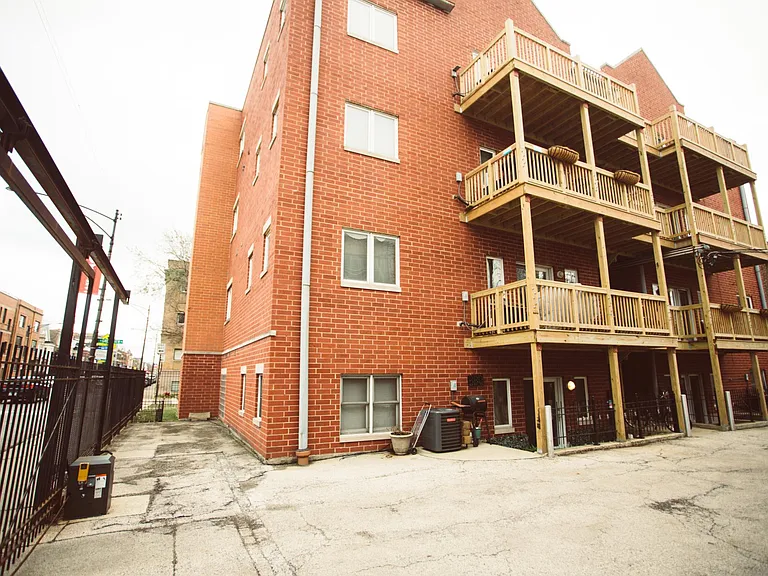 3954 N Greenview Ave #2N — Photo 17
