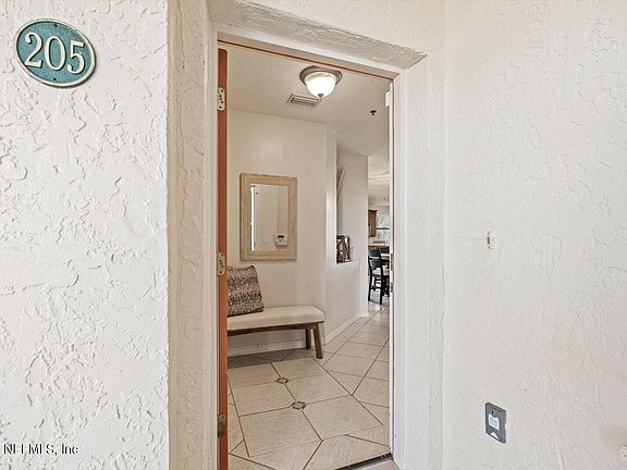 4th image of 100 MARINA BAY Drive #205