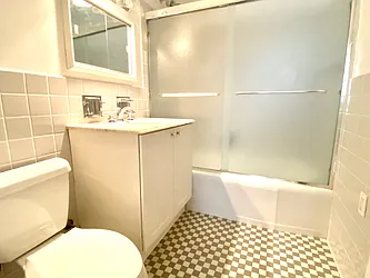 Rented by R New York