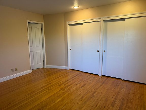 Master suite, to in-suite bathroom