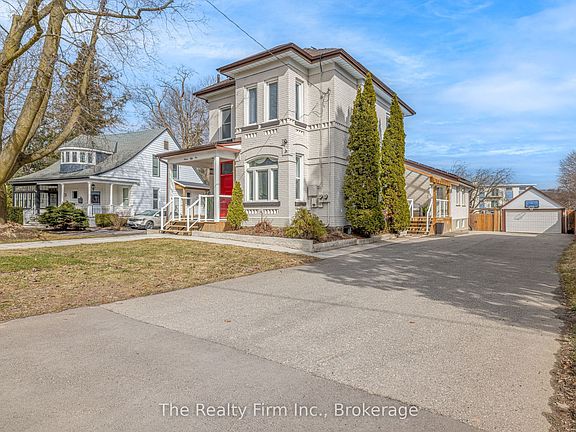 3rd image of 751 Rathbourne Ave