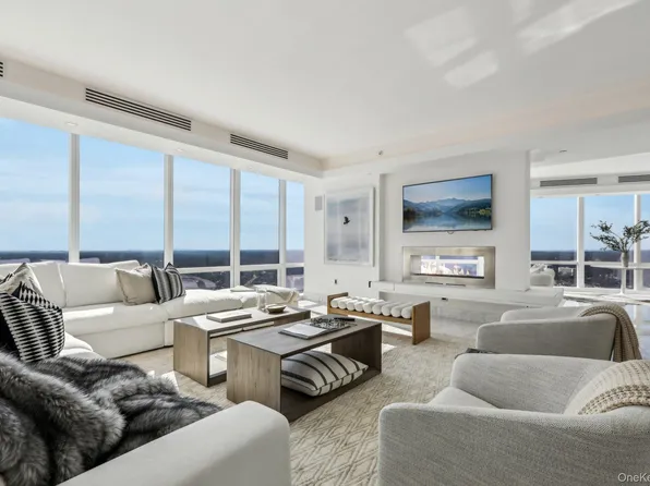 5 Renaissance Square #PH41G, White Plains, NY 10601