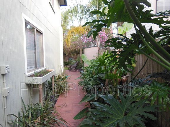 3rd image of 136 Pine St