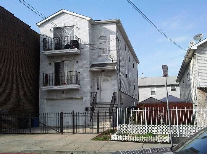 341 3rd Ave W, Newark, NJ