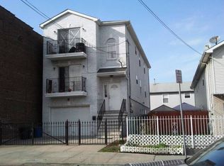 341 3rd Ave W, Newark, NJ 07107