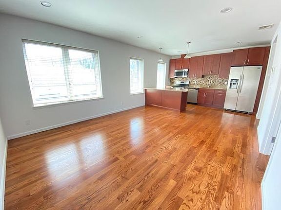 3rd image of 630 New York Ave APT 3