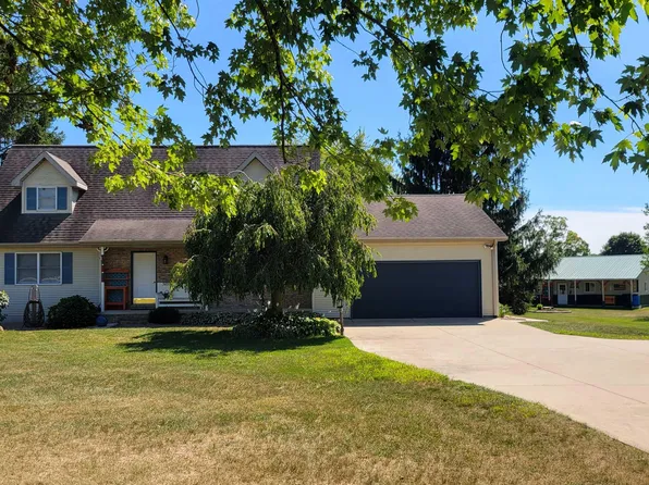 5897 E Pierceton Rd, Pierceton, IN 46562